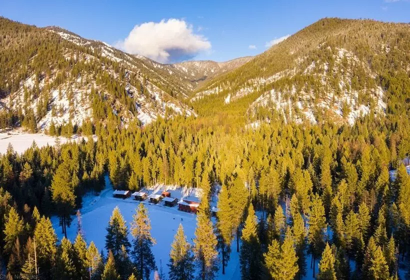 Hotelli Bear Creek Resort   Campsite