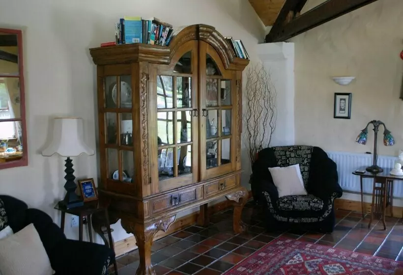 Majatalo The Courtyard Guesthouse B&b