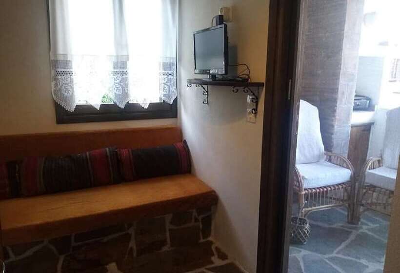 Beautiful Petrino 1880