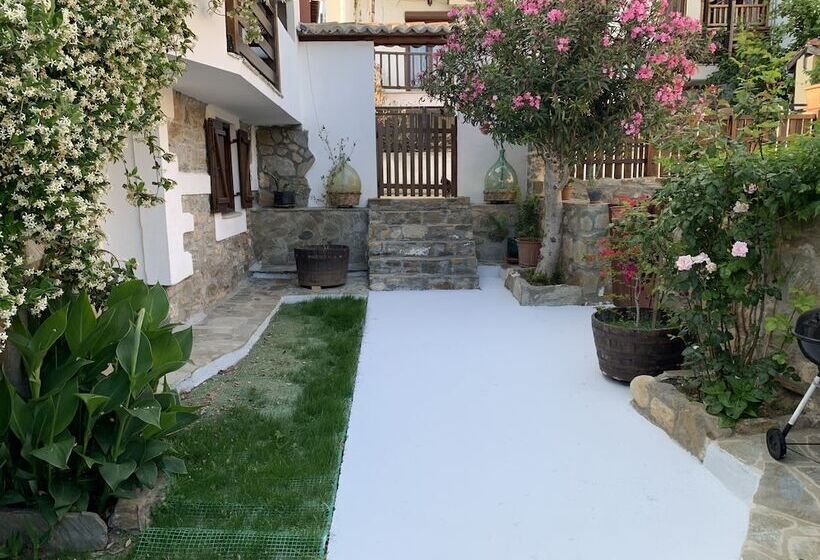 Beautiful Petrino 1880