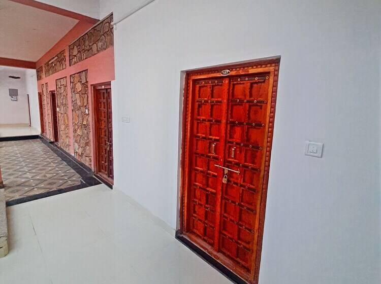 ホテル Pushkar Retreat Resort The Nature And Mountain View Resort ,pushkar