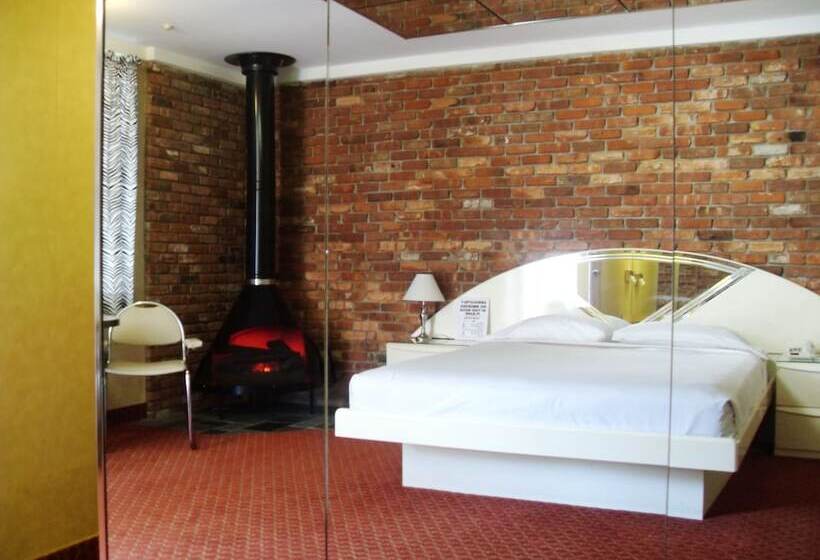 汽车旅馆 Commack Inn