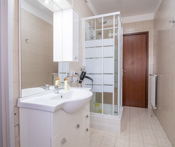 Qu4ttro I B&b A Casa Di Amici