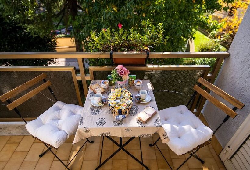 Qu4ttro I B&b A Casa Di Amici