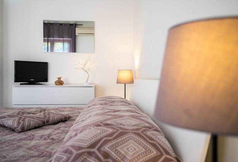 Qu4ttro I B&b A Casa Di Amici