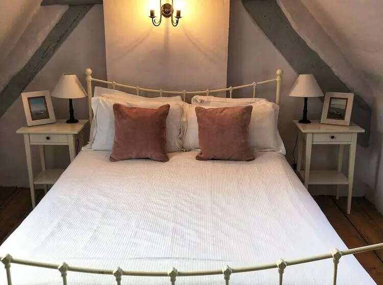 Captains Cottage