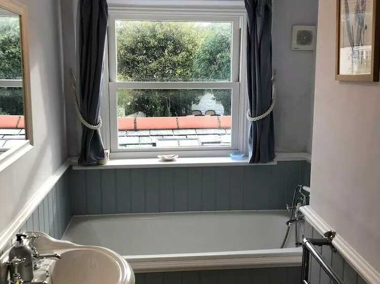 Captains Cottage