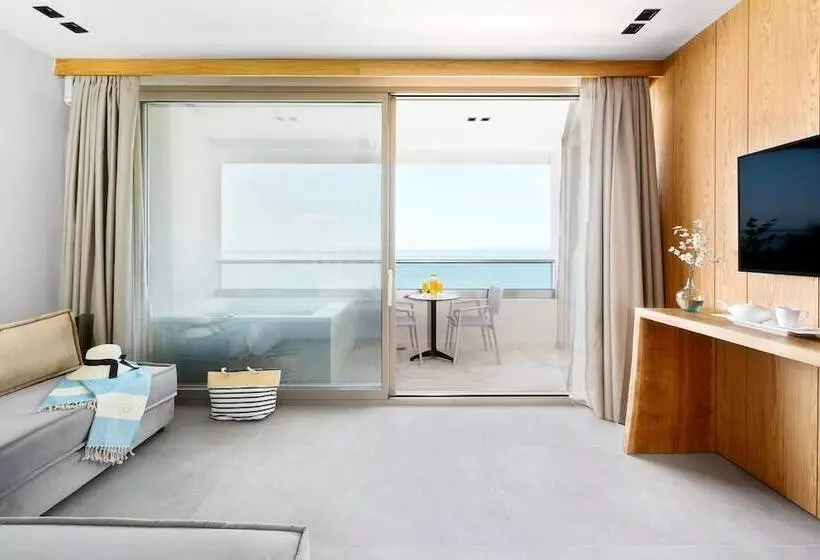 ホテル Emily S Luxury Suites
