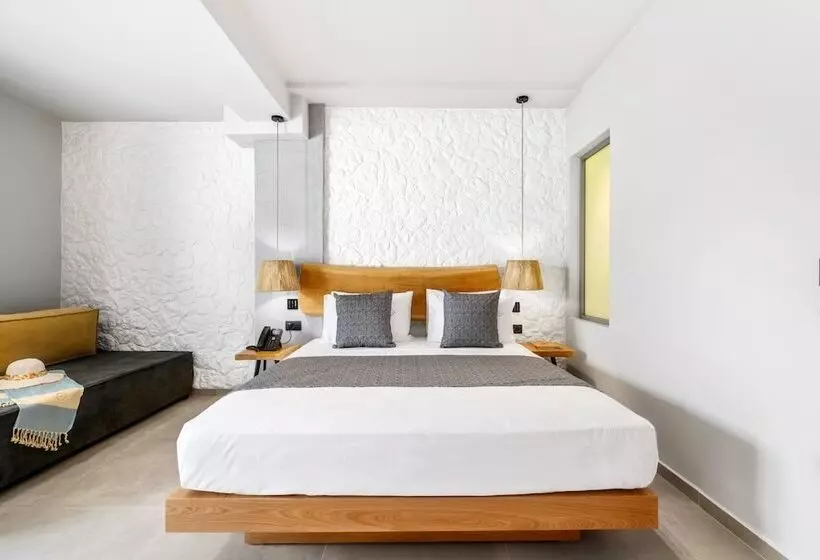 ホテル Emily S Luxury Suites