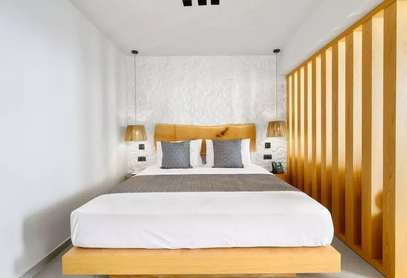 ホテル Emily S Luxury Suites