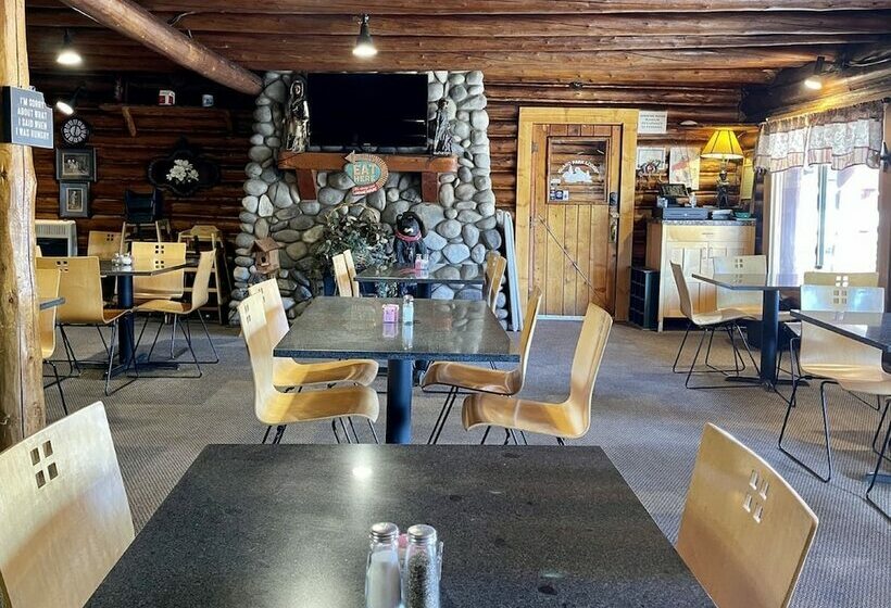 فندق Island Park Lodge