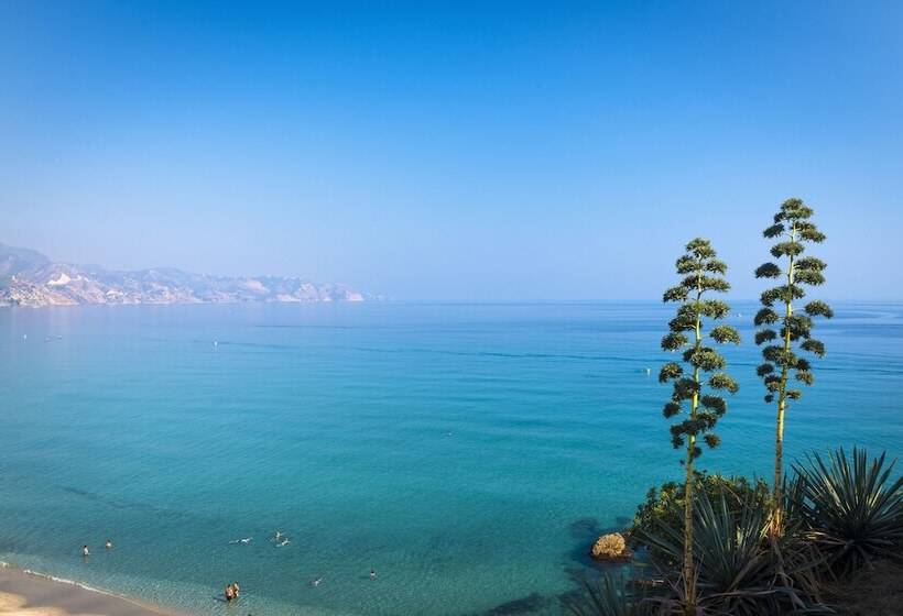 Отель Olée Torrox Costa Holiday Rentals by Fuerte Group