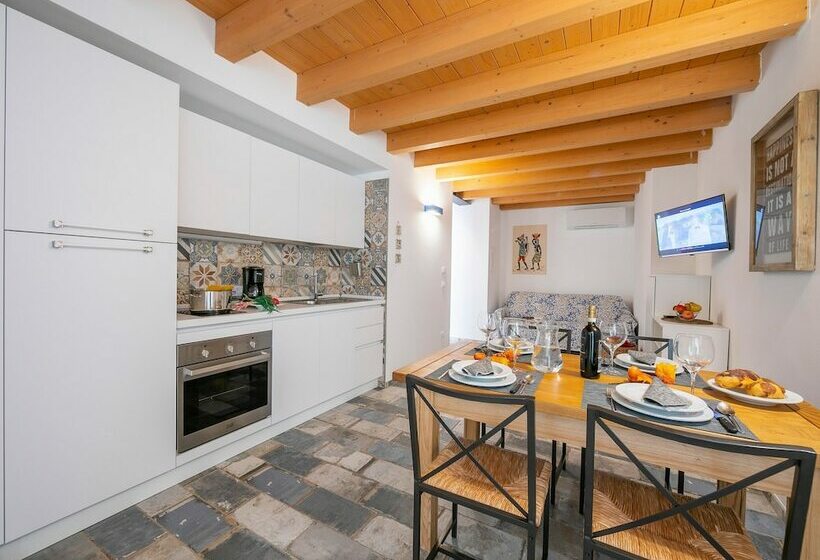 بنسيون Appartamenti La Corte   Blu