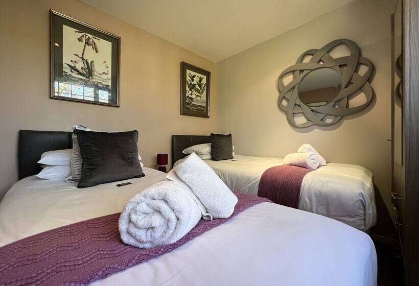 פנסיון Lancaster Close Serviced Accommodation