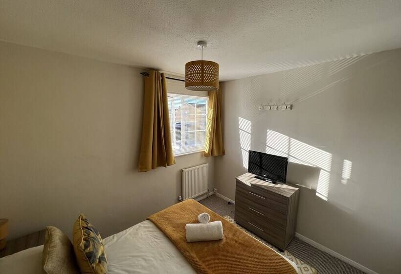 פנסיון Lancaster Close Serviced Accommodation