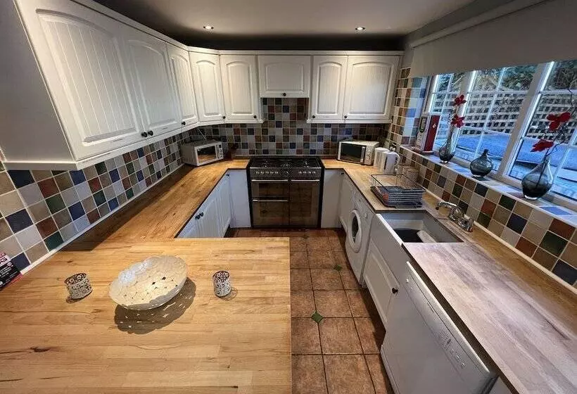 Majatalo Lancaster Close Serviced Accommodation