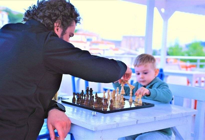 تختخواب و صبحانه Lavender Otel