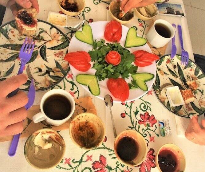 تختخواب و صبحانه Lavender Otel