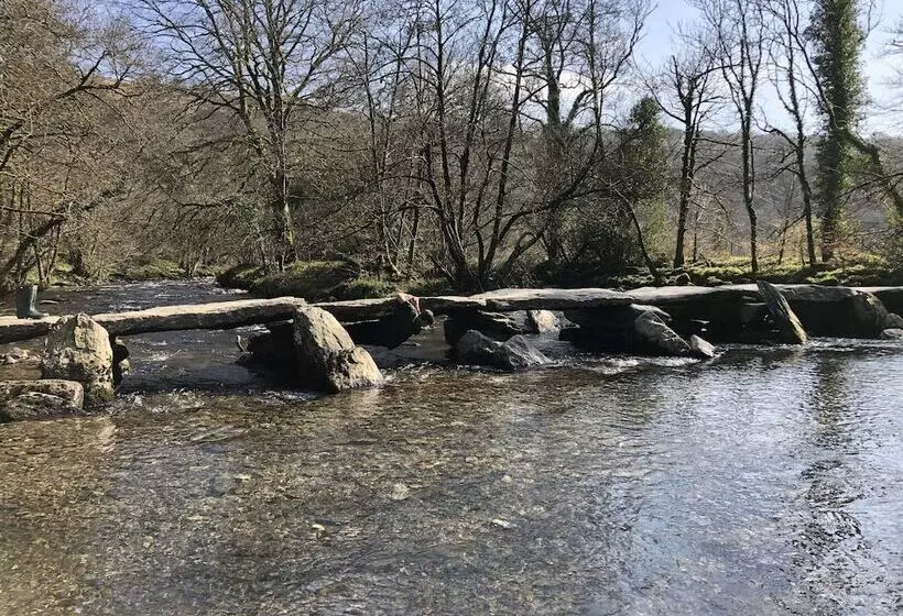 Enchanted Retreats At West Ford Devon