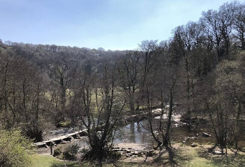 Enchanted Retreats At West Ford Devon