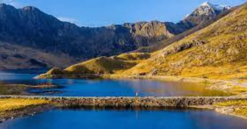 Modern, Spacious Walking Distance To Castle & Town