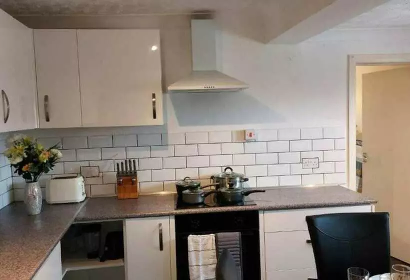 レジデンス Gilling Villa Remarkable 4 Bed House In Gillingham