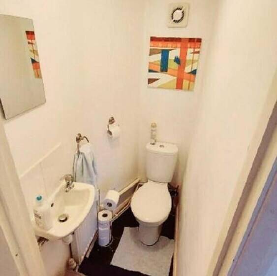 레지던스 Gilling Villa Remarkable 4 Bed House In Gillingham