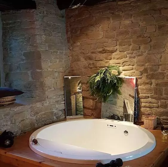 Room In B&b   #fortcozzo_2021 #jacuzzisuite #sauna