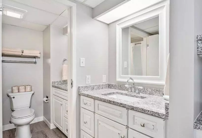 Majatalo First Floor Bay View Deluxe Suite