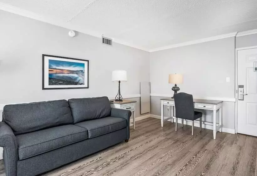 Majatalo First Floor Bay View Deluxe Suite