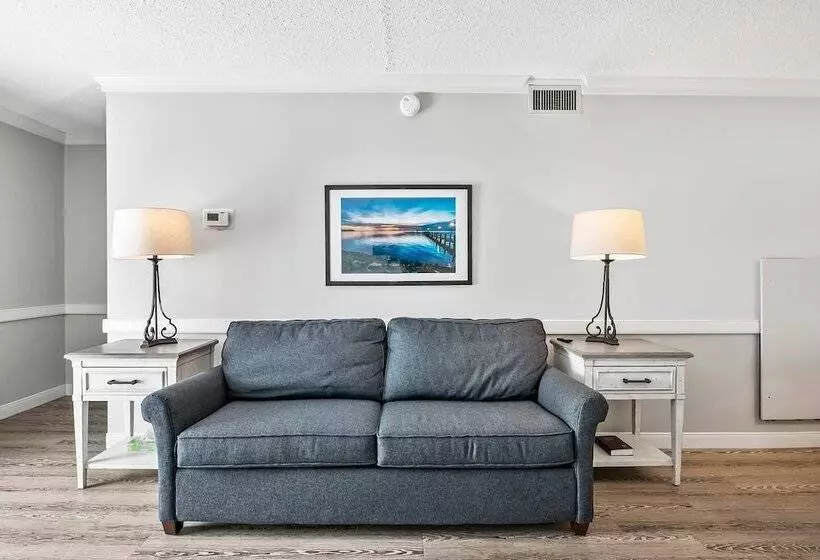 Majatalo First Floor Bay View Deluxe Suite