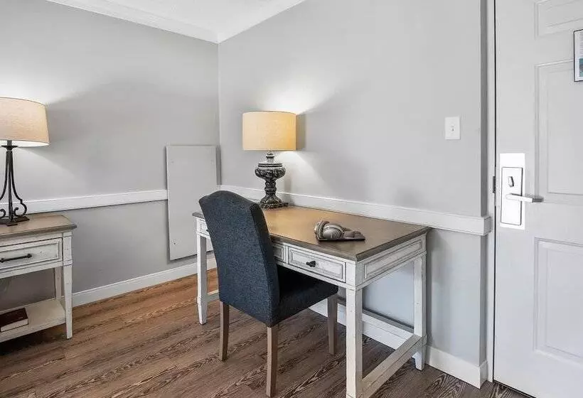 Majatalo First Floor Bay View Deluxe Suite