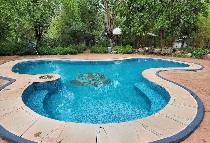 Lomakeskus Bandhavgarh Meadows