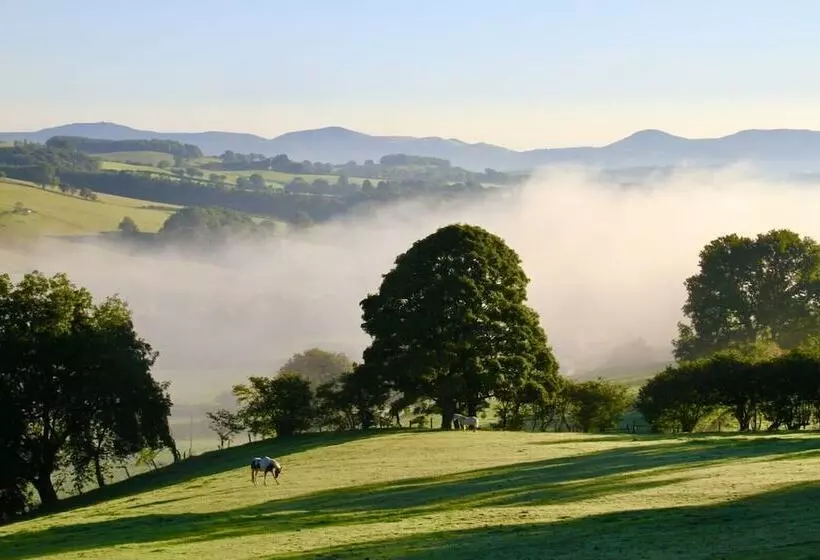 Inviting 5 Beth Caravan In Corwen North Wales