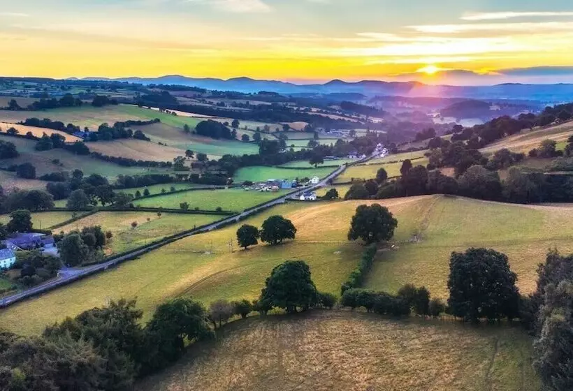Inviting 5 Beth Caravan In Corwen North Wales