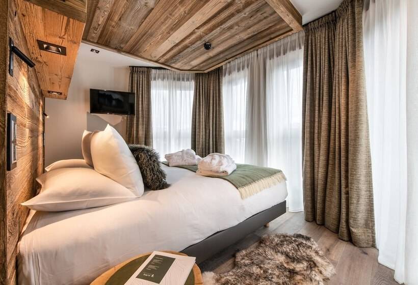 Manali Lodge  By Alpine Resorts