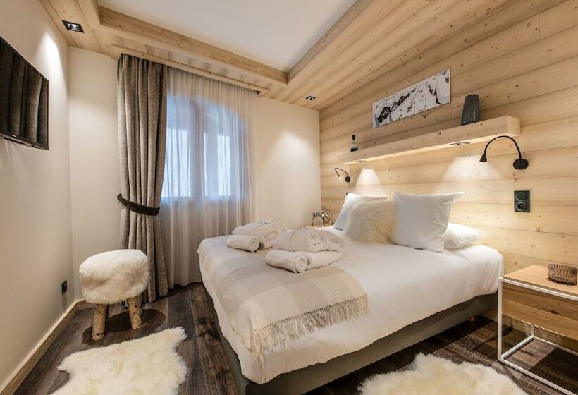 Manali Lodge  By Alpine Resorts