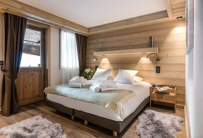 Manali Lodge  By Alpine Resorts