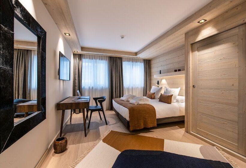 Manali Lodge  By Alpine Resorts