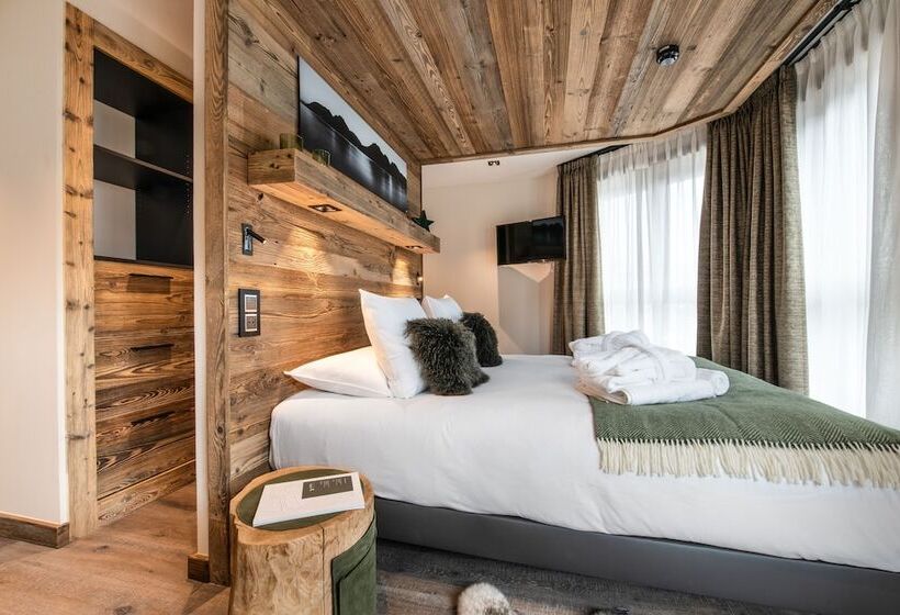 Manali Lodge  By Alpine Resorts