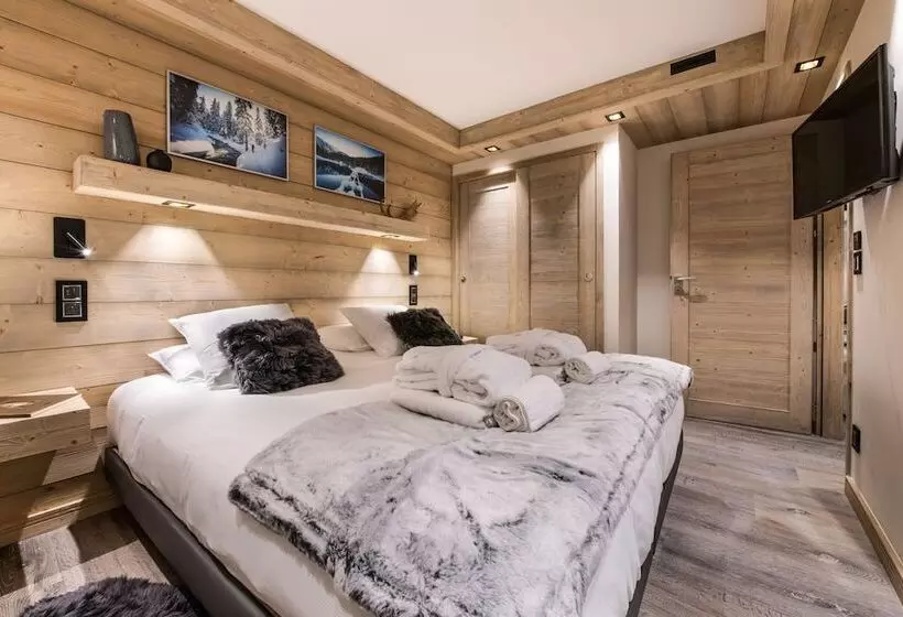 Manali Lodge  By Alpine Resorts
