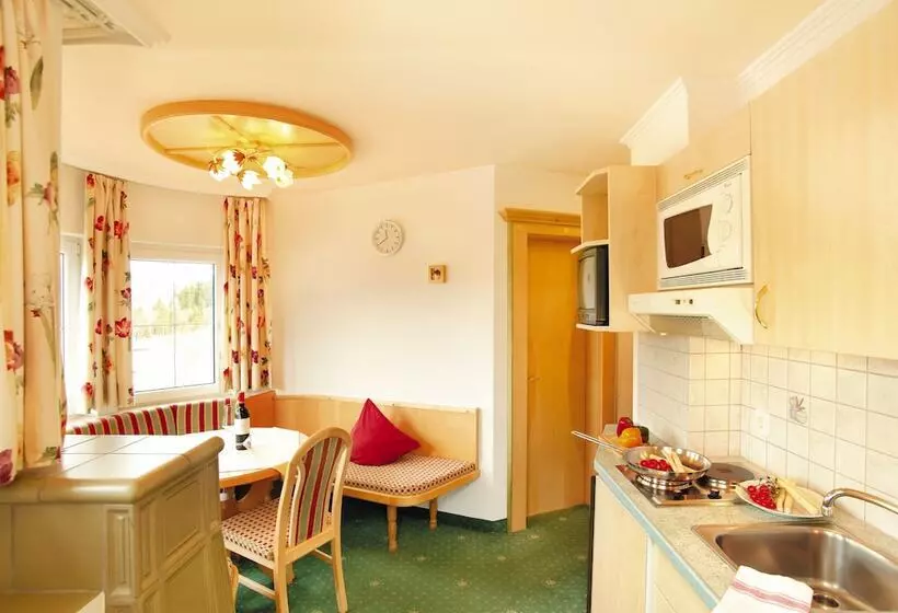 Apparthotel Talhof, Restaurant, Pool Und Spa