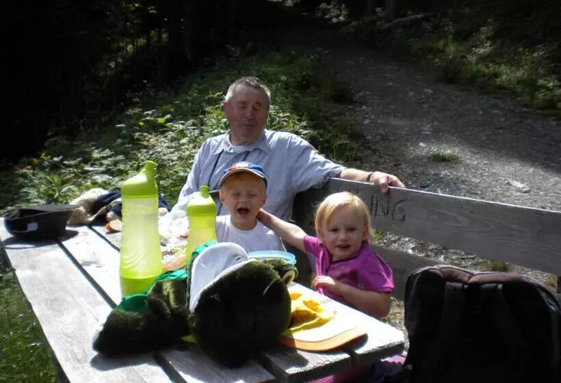 ベッドアンドブレックファースト Frühstückspension Anja