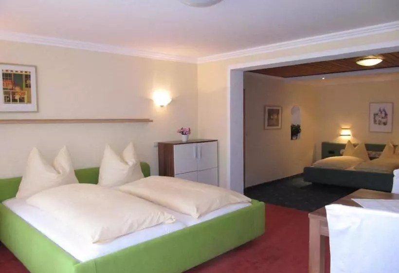 ベッドアンドブレックファースト Pension Steinbock