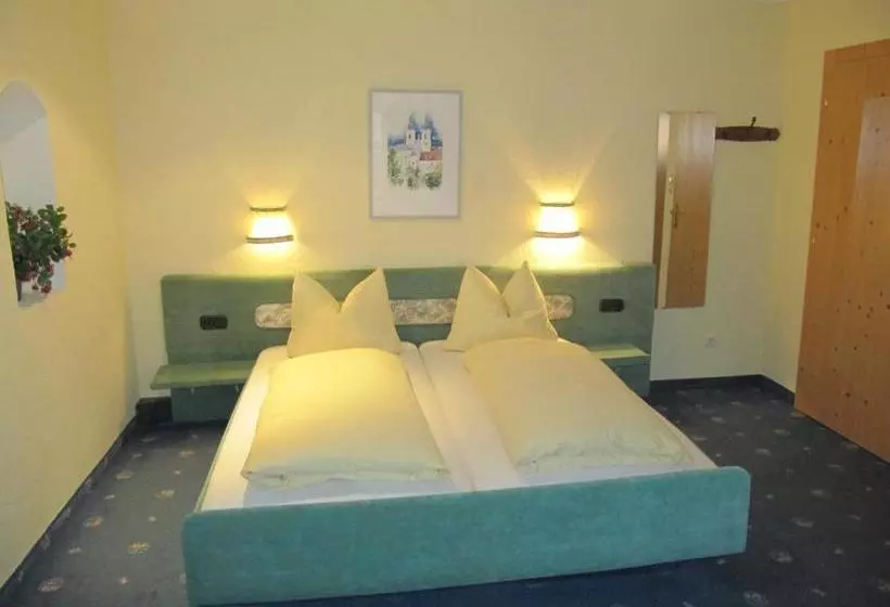 ベッドアンドブレックファースト Pension Steinbock