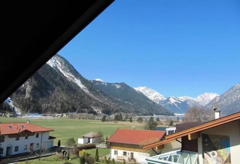 ベッドアンドブレックファースト Pension Steinbock