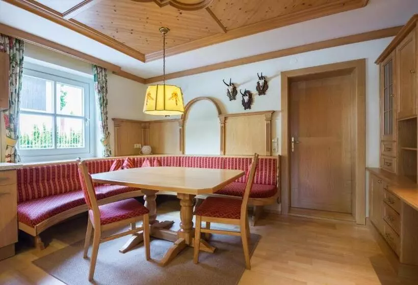 هتل Appartements Tannenhof