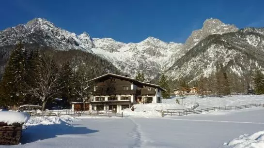 Bauernhof Appartement Zenzi Wurzenrainer