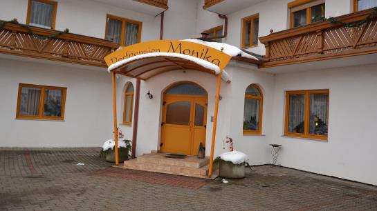 ベッドアンドブレックファースト Dorfpension Monika