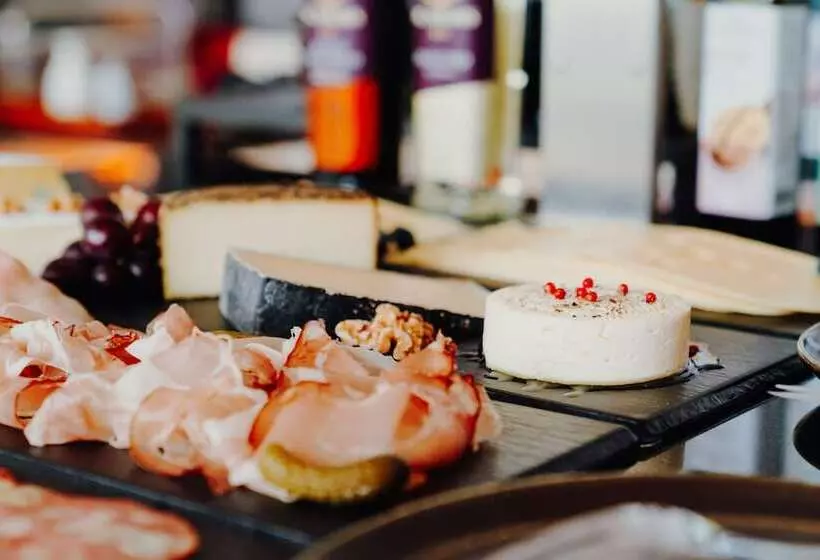 בית מלון כפרי Esplanade